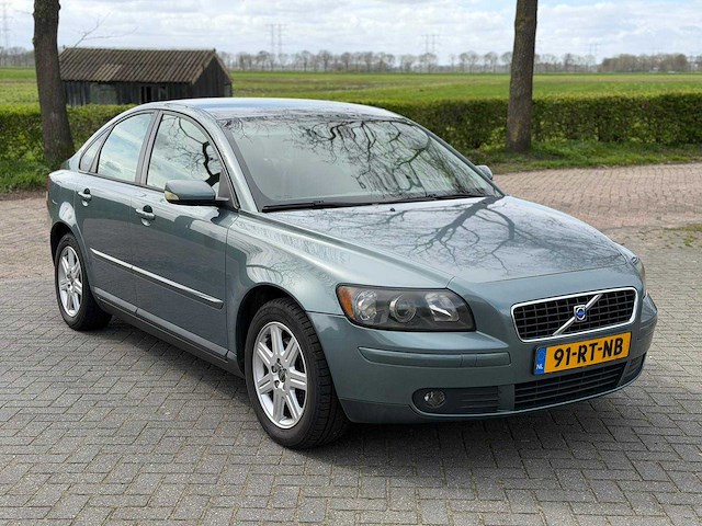 Volvo - s40 - 2.4 summum 91-rt-nb - personenauto - 2005 - afbeelding 15 van  17