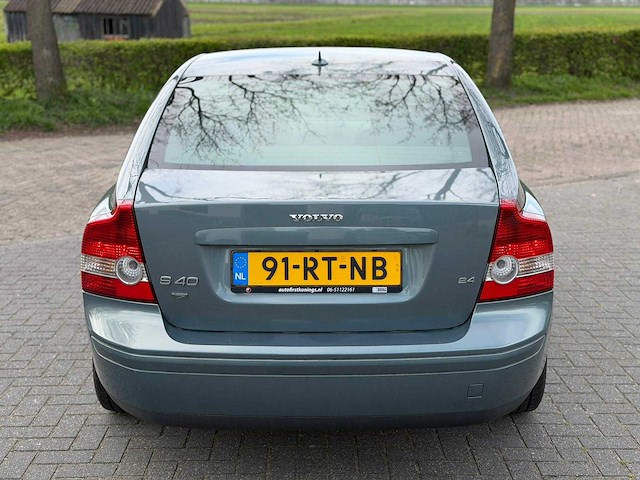 Volvo - s40 - 2.4 summum 91-rt-nb - personenauto - 2005 - afbeelding 4 van  5