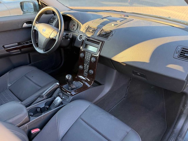 Volvo - s40 - 2.4 summum 91-rt-nb - personenauto - 2005 - afbeelding 10 van  12