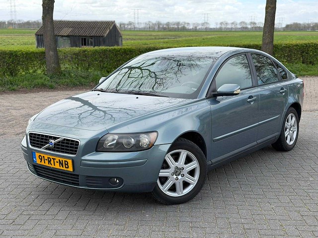 Volvo - s40 - 2.4 summum 91-rt-nb - personenauto - 2005 - afbeelding 1 van  12