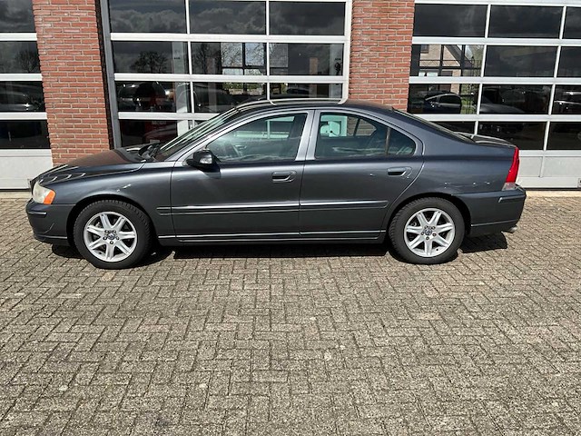 Volvo - s60 - 2.4 d5 drivers ed. - personenauto - 2008 - afbeelding 6 van  19