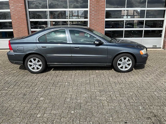 Volvo - s60 - 2.4 d5 drivers ed. - personenauto - 2008 - afbeelding 12 van  29