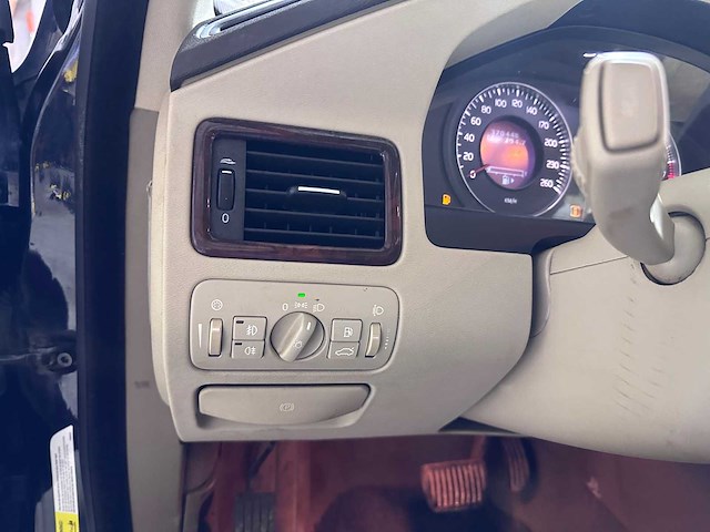 Volvo - s80 - 2.5 t momentum - 63-tr-nf - afbeelding 3 van  7