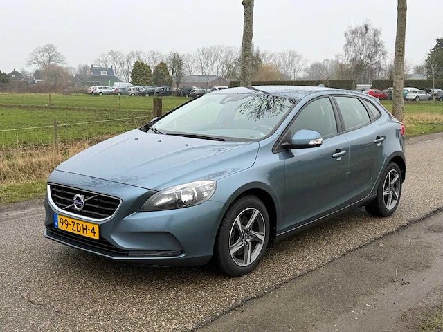 Volvo - v40 - 1.6 t3 kinetic 99-zdh-4 2012 iaw - afbeelding 1 van  16