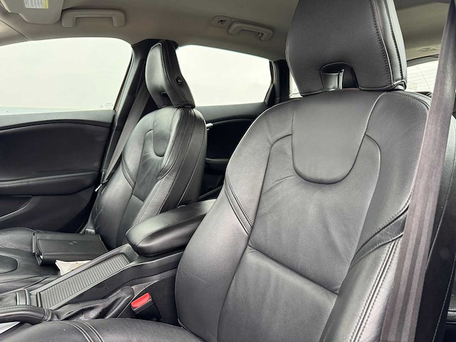 Volvo - v40 - 1.6 t4 summum - 91-zrr-9- 2013 iaw - afbeelding 3 van  24