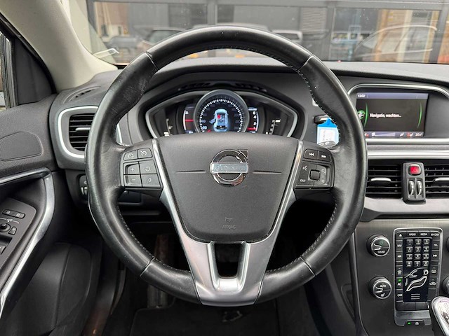 Volvo - v40 - 1.6 t4 summum - 91-zrr-9- 2013 iaw - afbeelding 13 van  24