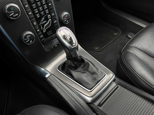 Volvo - v40 - 1.6 t4 summum - 91-zrr-9- 2013 iaw - afbeelding 14 van  24