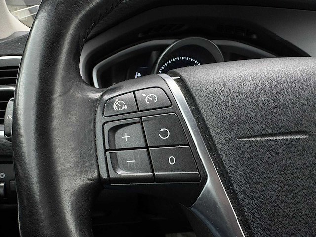 Volvo - v40 - 1.6 t4 summum - 91-zrr-9- 2013 iaw - afbeelding 15 van  24