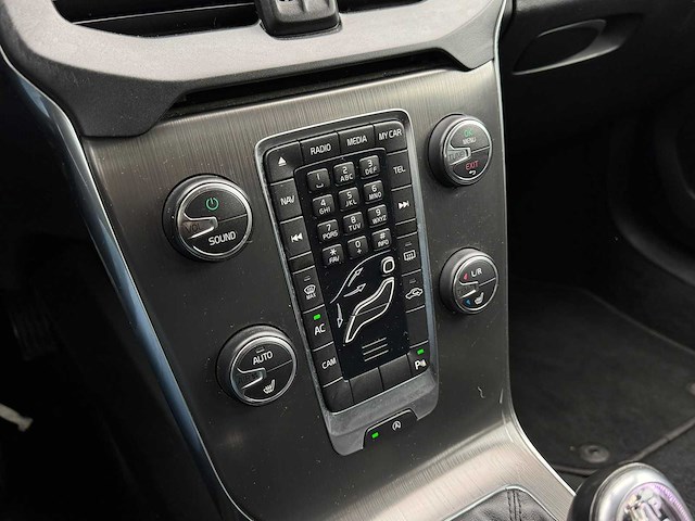 Volvo - v40 - 1.6 t4 summum - 91-zrr-9- 2013 iaw - afbeelding 16 van  24