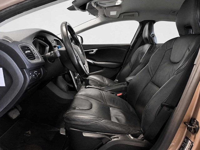 Volvo - v40 - 1.6 t4 summum 91-zrr-9 2013 iaw - afbeelding 2 van  10