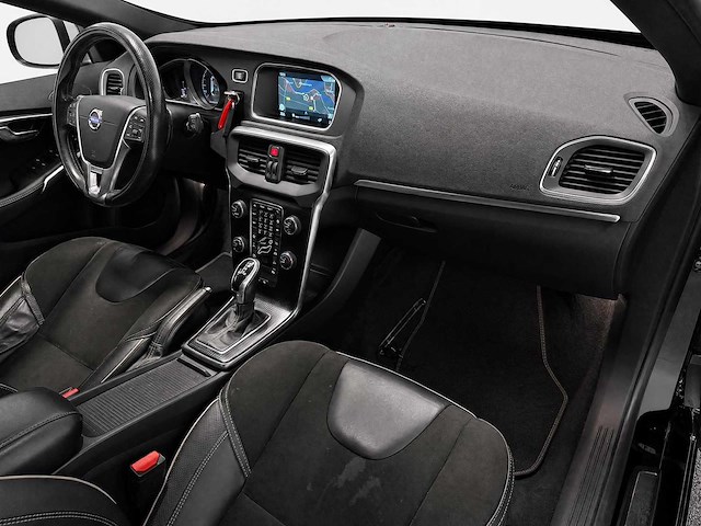 Volvo - v40 - 2.0 d2 kinetic - tv-161-d- 2016 iaw - afbeelding 11 van  17
