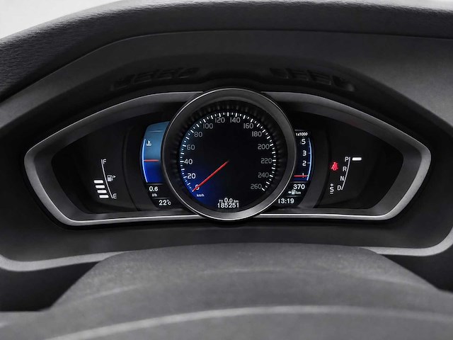 Volvo - v40 - 2.0 d2 kinetic - tv-161-d- 2016 iaw - afbeelding 1 van  17