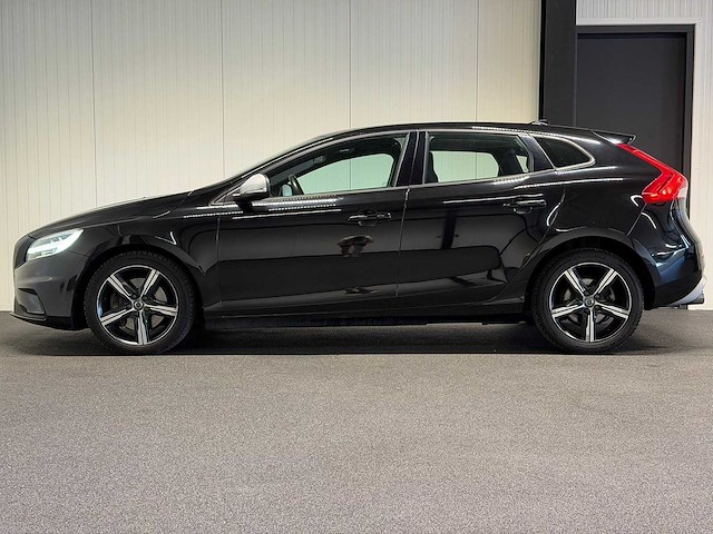 Volvo - v40 - 2.0 d2 kinetic - tv-161-d- 2016 iaw - afbeelding 13 van  17