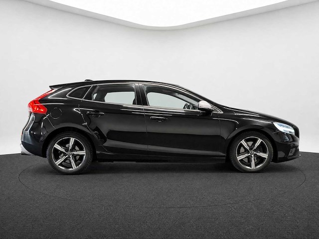 Volvo - v40 - 2.0 d2 kinetic - tv-161-d- 2016 iaw - afbeelding 7 van  17