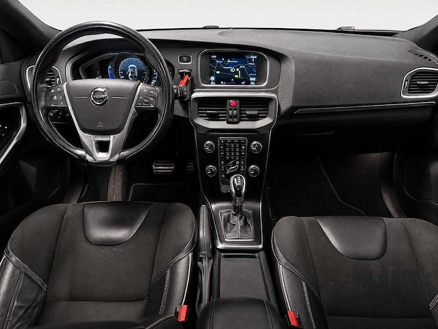 Volvo - v40 - 2.0 d2 kinetic - tv-161-d- 2016 iaw - afbeelding 9 van  17