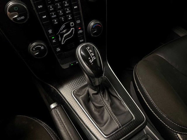 Volvo - v40 - 2.0 d2 kinetic tv-161-d- 2016 iaw - afbeelding 18 van  22
