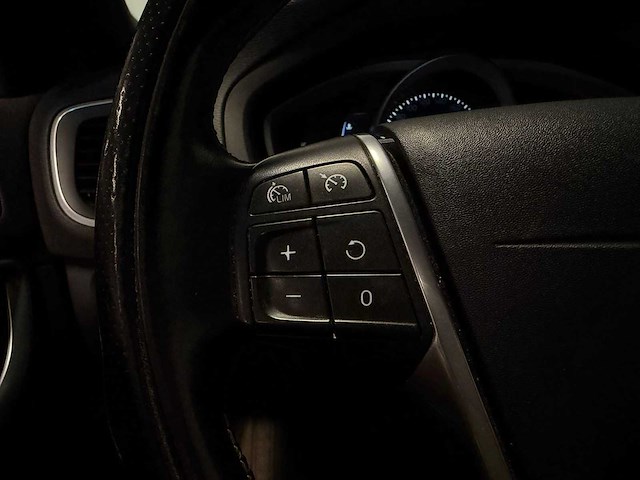 Volvo - v40 - 2.0 d2 kinetic tv-161-d- 2016 iaw - afbeelding 15 van  20