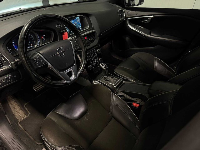 Volvo - v40 - 2.0 d2 kinetic tv-161-d- 2016 iaw - afbeelding 20 van  20