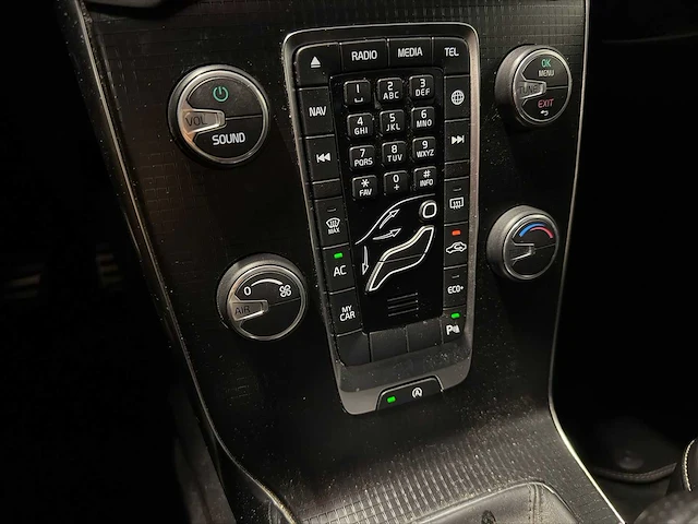 Volvo - v40 - 2.0 d2 kinetic tv-161-d- 2016 iaw - afbeelding 14 van  22