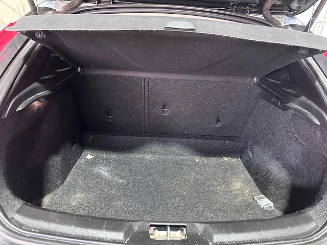 Volvo - v40 - 2.0 d4 momentum bns - 7-xxk-52 - afbeelding 7 van  13