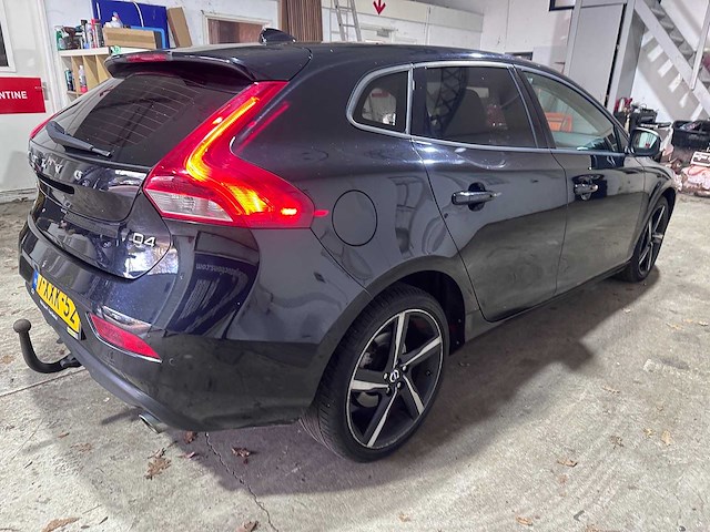 Volvo - v40 - 2.0 d4 momentum bns - 7-xxk-52 - afbeelding 11 van  16