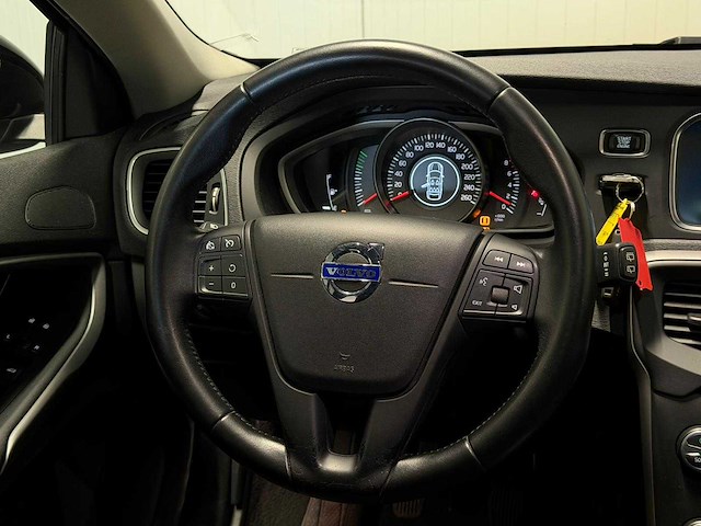 Volvo - v40 - 2.0 t2 momentum l-617-kf 2016 iaw - afbeelding 14 van  23