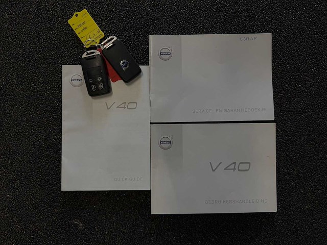 Volvo - v40 - 2.0 t2 momentum l-617-kf 2016 iaw - afbeelding 16 van  23