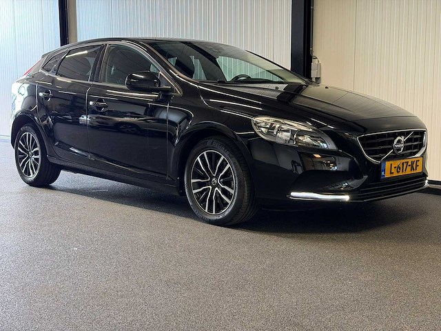 Volvo - v40 - 2.0 t2 momentum l-617-kf 2016 iaw - afbeelding 19 van  23