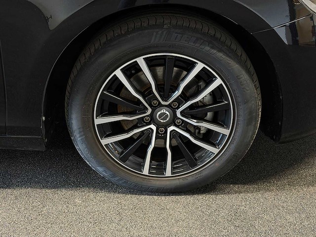 Volvo - v40 - 2.0 t2 momentum l-617-kf 2016 iaw - afbeelding 22 van  23