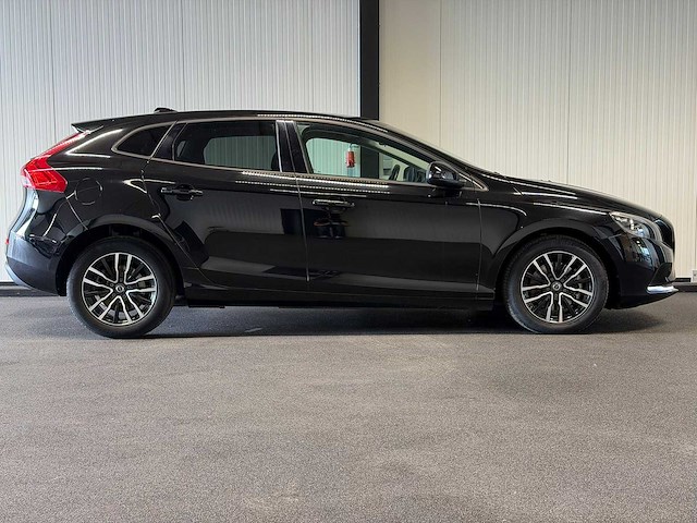 Volvo - v40 - 2.0 t2 momentum l-617-kf 2016 iaw - afbeelding 23 van  23