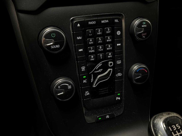 Volvo - v40 - 2.0 t2 momentum l-617-kf 2016 iaw - afbeelding 7 van  23