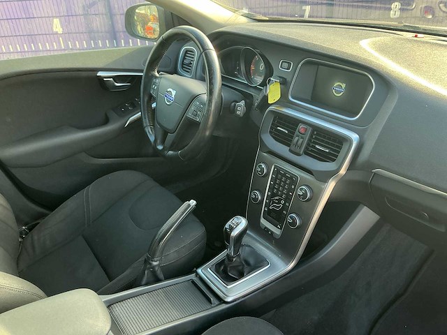 Volvo - v40 d2 - personenauto - afbeelding 11 van  13