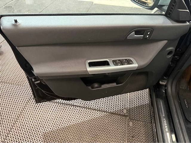 Volvo - v50 - 1.6 d2 s/s bns ed. - personenauto - 2012 - afbeelding 14 van  20