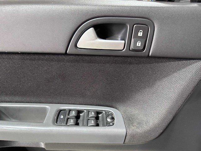 Volvo - v50 - 1.6d s/s momentum - 7-tnf-59 - afbeelding 4 van  20