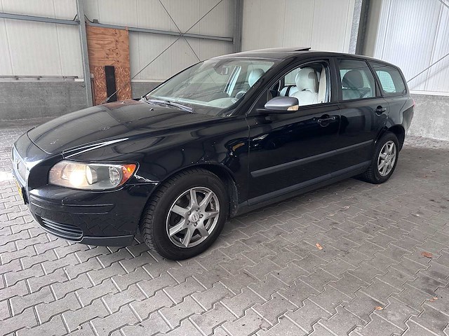 Volvo - v50 - 1.8 - 1-zsh-53- 2004 - afbeelding 1 van  18