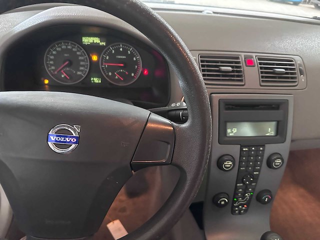 Volvo - v50 - 1.8 - 1-zsh-53- 2004 - afbeelding 16 van  18