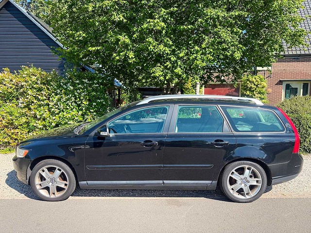 Volvo - v50 - 1.8 kinetic - 2009 - personenauto - 74-kgs-5 - afbeelding 8 van  10