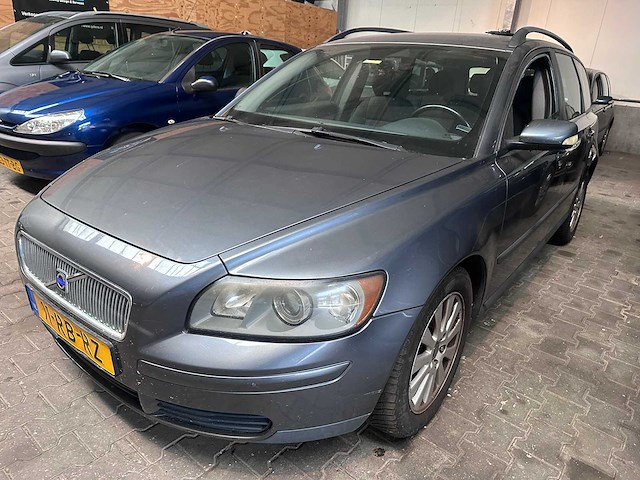 Volvo - v50 - 2.4i momentum - 11-rb-rz- 2005 - afbeelding 1 van  7