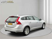 Volvo - v60 - 1.6 d2 r-design - xd-784-n- 2013 iaw - afbeelding 6 van  17