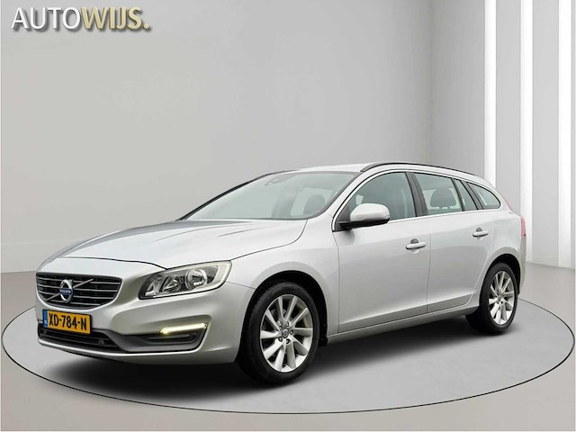 Volvo - v60 - 1.6 d2 r-design - xd-784-n- 2013 iaw - afbeelding 1 van  17