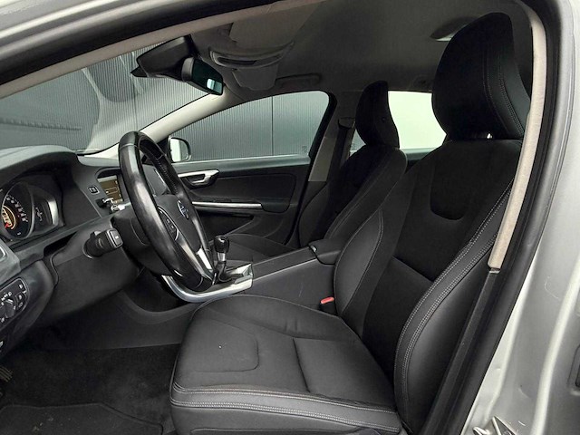 Volvo - v60 - 1.6 d2 r-design - xd-784-n- 2013 iaw - afbeelding 10 van  17
