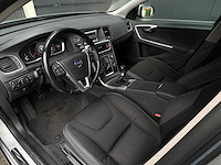 Volvo - v60 - 1.6 d2 r-design - xd-784-n- 2013 iaw - afbeelding 11 van  17