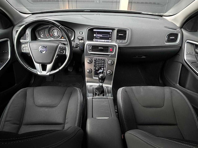 Volvo - v60 - 1.6 d2 r-design - xd-784-n- 2013 iaw - afbeelding 15 van  17