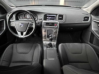 Volvo - v60 - 1.6 d2 r-design - xd-784-n- 2013 iaw - afbeelding 15 van  17