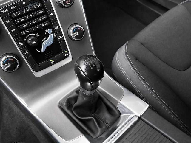 Volvo - v60 - 1.6 d2 r-design - xd-784-n- 2013iaw - afbeelding 3 van  15