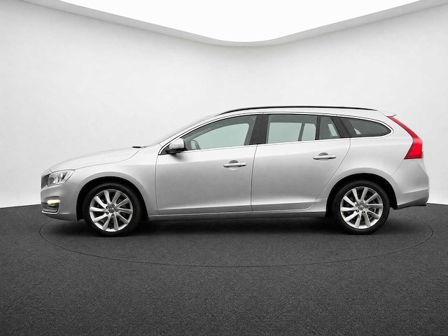 Volvo - v60 - 1.6 d2 r-design - xd-784-n- 2013iaw - afbeelding 9 van  15