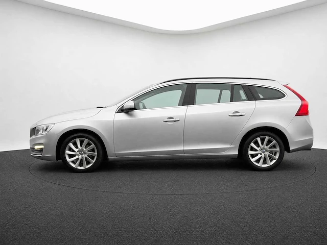 Volvo - v60 - 1.6 d2 r-design xd-784-n- 2013 iaw - afbeelding 9 van  15