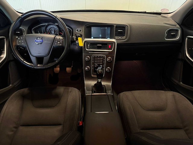 Volvo - v60 - 1.6 t3 momentum 2014 pd-110-t iaw - afbeelding 5 van  24