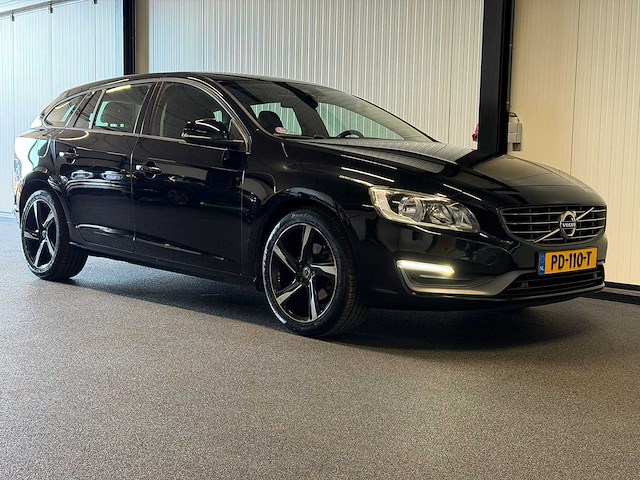 Volvo - v60 - 1.6 t3 momentum 2014 pd-110-t iaw - afbeelding 13 van  24