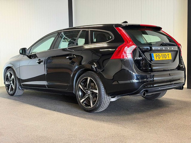 Volvo - v60 - 1.6 t3 momentum 2014 pd-110-t iaw - afbeelding 12 van  24